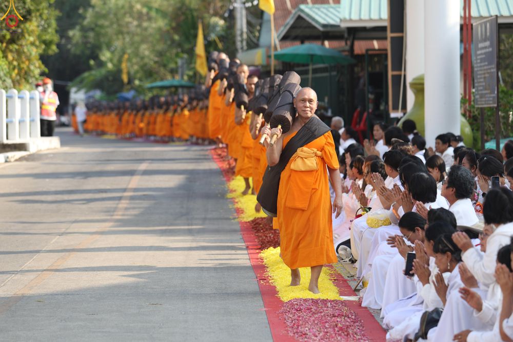 ภาพ No.295186:วันที่ 16 มกราคม พ.ศ. 2569 พิธีต้อนรับพระธรรมยาตรา อนุสรณ์สถานลำดับที่ 4 (ภาพชุดที่ 2) สถานที่เกิดด้วยกายธรรม ณ วัดโบสถ์บน ต.บางคูเวียง จ.นนทบุรี ในโครงการธรรมยาตรา กตัญญูบูชา มหาปูชนียาจารย์ พระมงคลเทพมุนี(สด จนฺทสโร) พระผู้ปราบมาร อนุสรณ์สถาน 7 แห่ง ปี