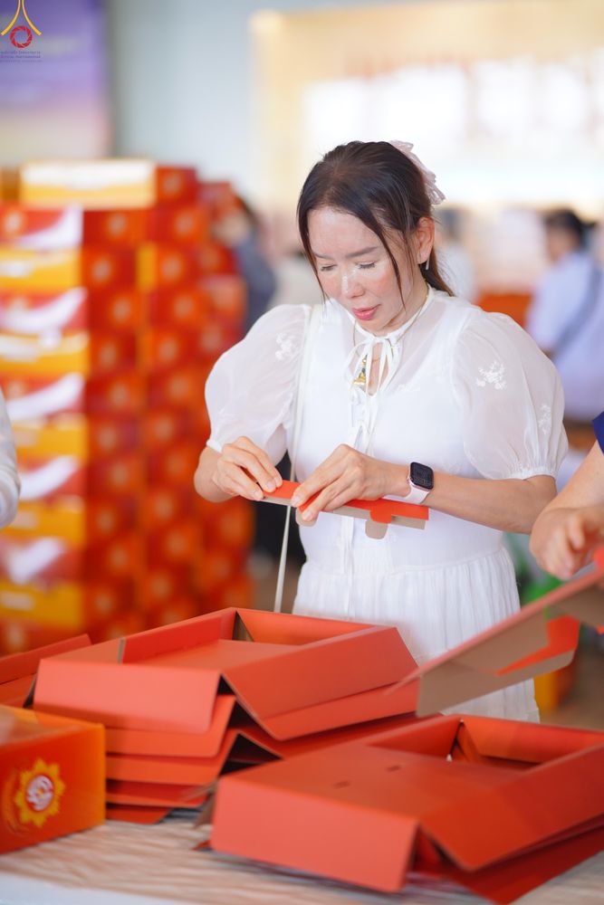 ภาพ No.320528:วันที่ 10 เมษายน พ.ศ.2569 การเตรียมกล่องไทยธรรม เพื่องานถวายมหาสังฆทาน 40,000 กว่าวัดทั่วประเทศ วันคุ้มครองโลก 22 เมษายน พ.ศ.2569 วัดพระธรรมกาย