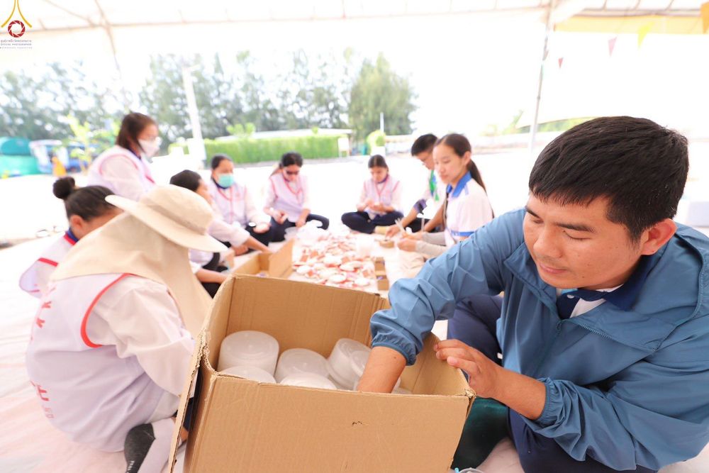 ภาพ No.306763:ภาพเบื้องหลังอาสาสมัครรวมใจ ชุดที่ 5 ในโครงการธรรมยาตรา กตัญญูบูชา มหาปูชนียาจารย์ พระมงคลเทพมุนี(สด จนฺทสโร) พระผู้ปราบมาร อนุสรณ์สถาน 7 แห่ง ปีที่ 14