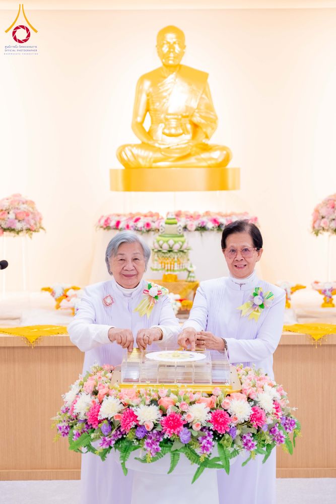 ภาพ No.319173:วันที่ 29 มีนาคม พ.ศ.2569 พิธีอัญเชิญรูปหล่อพระมงคลเทพมุนี (สด จนฺทสโร) ประดิษฐาน ณ ห้องปฏิบัติธรรม “มงคลรัตนโชติ”  วัดพระธรรมกายชิคาโก ประเทศสหรัฐอเมริกา