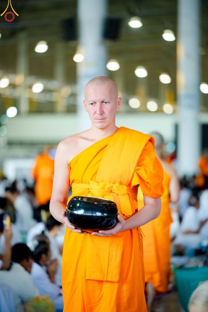 ภาพ No.207282:พิธีตักบาตร และปฏิบัติธรรมช่วงสาย ในวันมาฆบูชา วันพุธที่ 12 กุมภาพันธ์ พ.ศ. 2568 ณ วัดพระธรรมกาย จังหวัดปทุมธานี