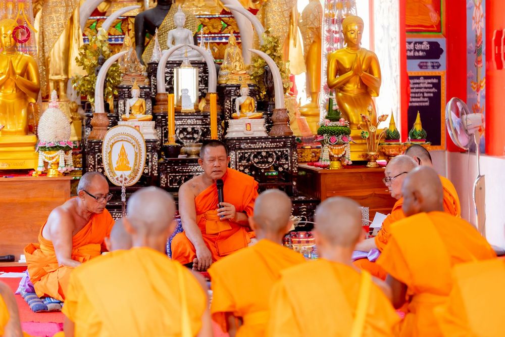 ภาพ No.231839:วันเสาร์ ที่ 5 กรกฎาคม พ.ศ. 2568 พิธีบรรพชา อุปสมบท โครงการอุปสมบท บูชาธรรมมหาปูชนียาจารย์ รุ่นเข้าพรรษา ณ วัดเกาะแก้วประชานุรักษ์ อ.วังทอง  จ.พิษณุโลก