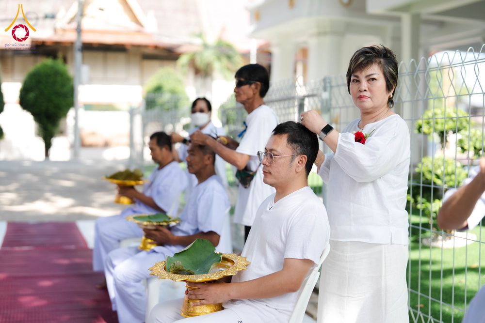 ภาพ No.341215:วันอาทิตย์ที่ 26 กรกฎาคม พ.ศ. 2569 ​โครงการอุปสมบทหมู่บูชาธรรมมหาปูชนียาจารย์ รุ่นที่ ๑ วัดกลางธนรินทร์ ต.บ้านแป้ง อ.พรหมบุรี จ.สิงห์บุรี