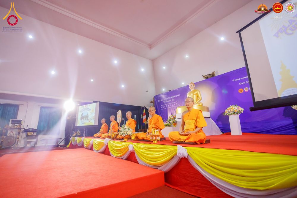 ภาพ No.282119:วันที่ 22 ธันวาคม พ.ศ.2568 พิธีปิดโครงการอบรมอุบาสิการุ่นที่ 1 อินโดนีเซีย