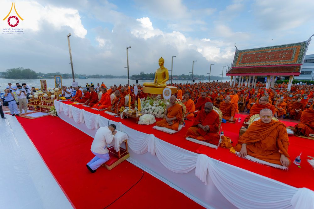 ภาพ No.284689:วันอาทิตย์ที่ 14 ธันวาคม พ.ศ.2568  พิธีทำบุญเมืองสุราษฎร์ธานี 110ปี และพิธีตักบาตรพระสงฆ์ 1,110 รูป  ณ บริเวณริมน้ำวัดกลาง (เก่า) ถนนบ้านดอน ตำบลตลาดใหม่ อำเภอเมือง จังหวัดสุราษฎร์ธานี