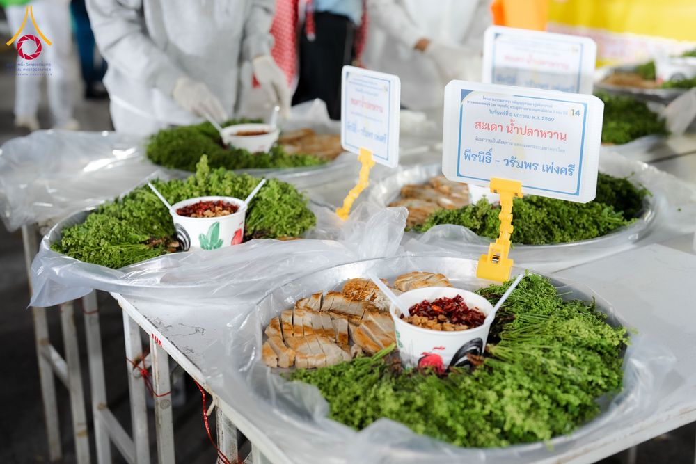 ภาพ No.288221:วันที่ 5 มกราคม พ.ศ. 2569 พิธีถวายภัตตาหารเป็นสังฆทาน แด่พระธรรมยาตรา ในโครงการธรรมยาตรา กตัญญูบูชา มหาปูชนียาจารย์ พระมงคลเทพมุนี(สด จนฺทสโร) พระผู้ปราบมาร อนุสรณ์สถาน 7 แห่ง ปีที่ 14 ณ อนุสรณ์สถานมหาวิหารพระมงคลเทพมุนี (โลตัสแลนด์) อ.สองพี่น้อง จ.สุพรร