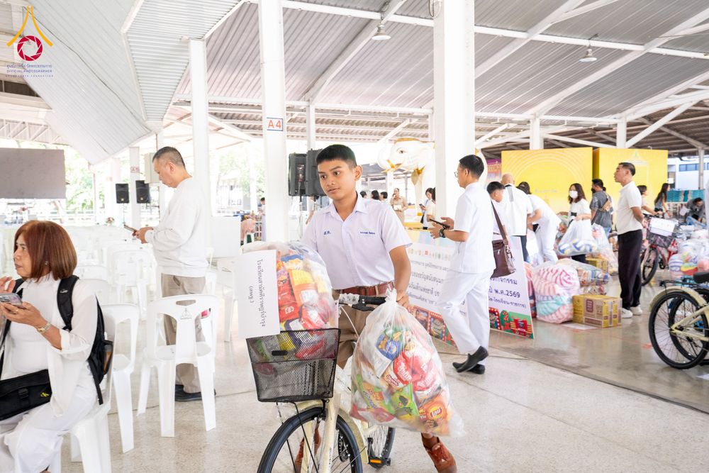 ภาพ No.291003:วันจันทร์ที่ 5 มกราคม พ.ศ. 2569  วัดพระธรรมกาย มูลนิธิธรรมกาย  จัดพิธีมอบของขวัญสนับสนุนการจัดกิจกรรมงานวันเด็กแห่งชาติ ประจำปี พ.ศ. 2569 ให้แก่องค์กรภาคีเครือข่ายกว่า 200 องค์กร ณ วัดพระธรรมกาย อ.คลองหลวง จ.ปทุมธานี