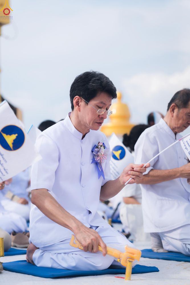 ภาพ No.331437:วันที่ 31 พฤษภาคม พ.ศ.2569 พิธีทอดผ้าป่าและตอกเสาเข็มมงคลต้นแรก องค์พระเจดีย์เพื่อสร้างสันติภาพโลก  ณ ธุดงคสถานพัฒนานิคม จังหวัดลพบุรี