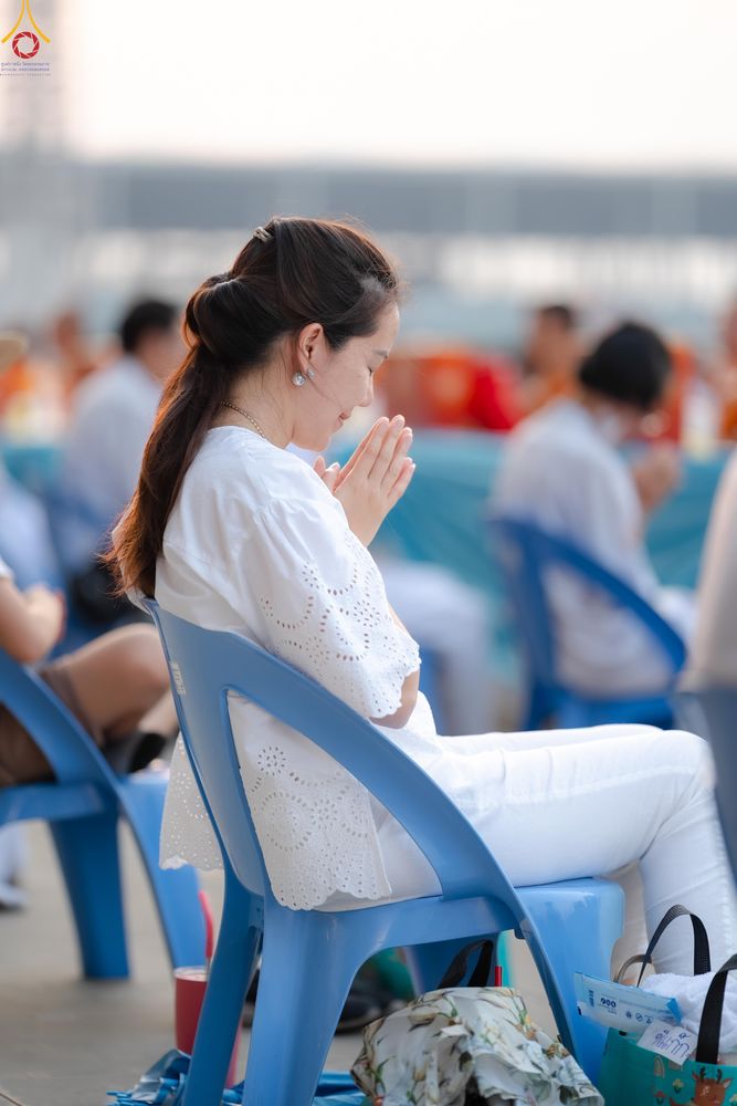 ภาพ No.324697:วันที่ 22 เมษายน พ.ศ.2569 (วันคุ้มครองโลก) บรรยากาศสาธุชน ในงานถวายมหาสังฆทาน 40,000 กว่าวัดทั่วประเทศ ณ ลานธรรม วัดพระธรรมกาย