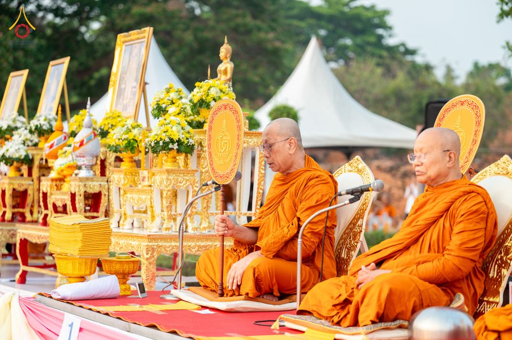 ภาพ No.318011:วันเสาร์ที่ 4 เมษายน พ.ศ. 2569 งานทำบุญเมืองใจกลางอยุธยา  ตักบาตรพระ 1,109 รูป ณ ถนนชีกุน หน้าวัดมหาธาตุ และวัดราชบูรณะ