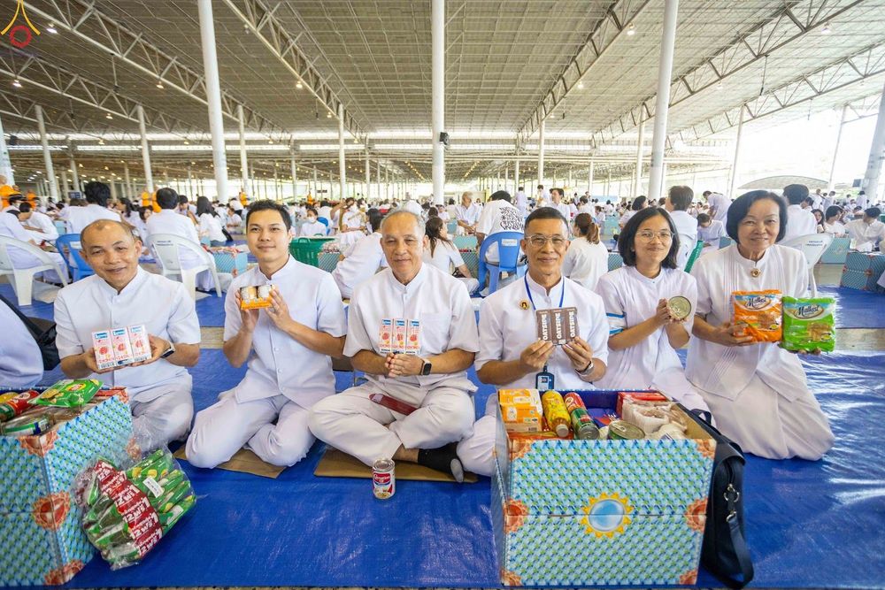 ภาพ No.345389:วันพฤหัสบดีที่ 27 สิงหาคม พ.ศ.2569 พิธีตักบาตรในวันธรรมชัย ณ สภาธรรมกายสากล วัดพระธรรมกาย ปทุมธานี