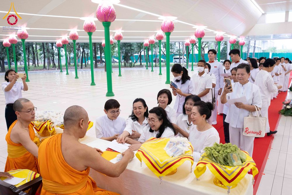 ภาพ No.309043:วันอาทิตย์ที่ 8 กุมภาพันธ์ พ.ศ. 2569  พิธีต้อนรับพระบัญชาสมเด็จพระสังฆราช แต่งตั้ง  “พระครูปลัดรัตนวีรวัฒน์” (รังสฤษดิ์ อิทฺธิจินฺตโก) เจ้าอาวาสวัดพระธรรมกาย ให้ดำรงตำแหน่ง “ที่ปรึกษาเจ้าคณะจังหวัดปทุมธานี”