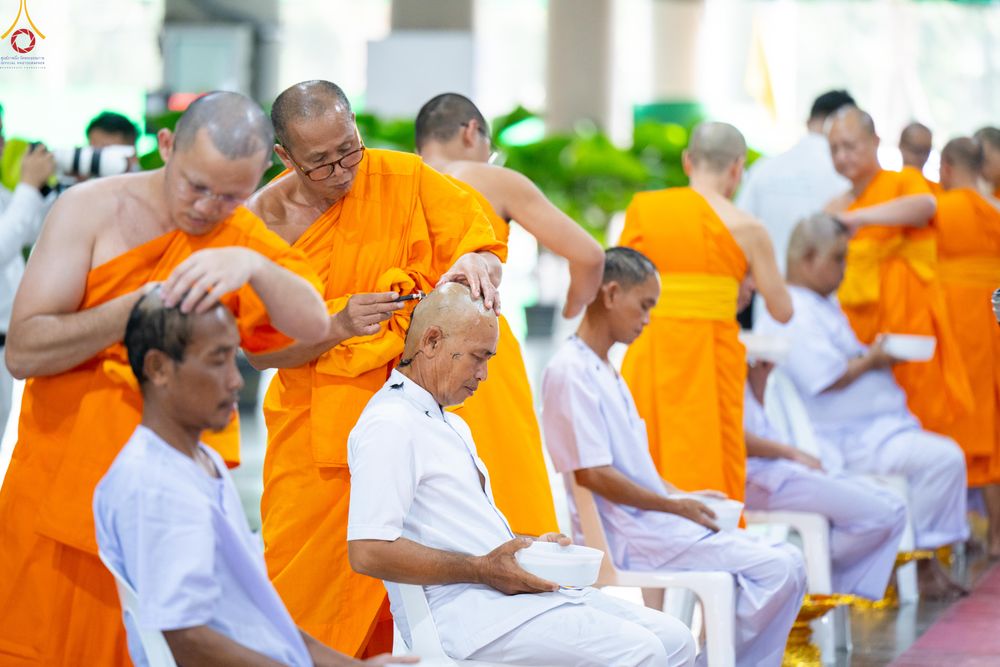 ภาพ No.333543:วันอาทิตย์ที่ 7 มิถุนายน พ.ศ.2569 พิธีตัดปอยผมและปลงผมนาคธรรมทายาท โครงการบรรพชาและอุปสมบทหมู่ธรรมทายาท รุ่นผู้บริหาร รุ่นที่ 16 ณ วิหารคด 11 วัดพระธรรมกาย