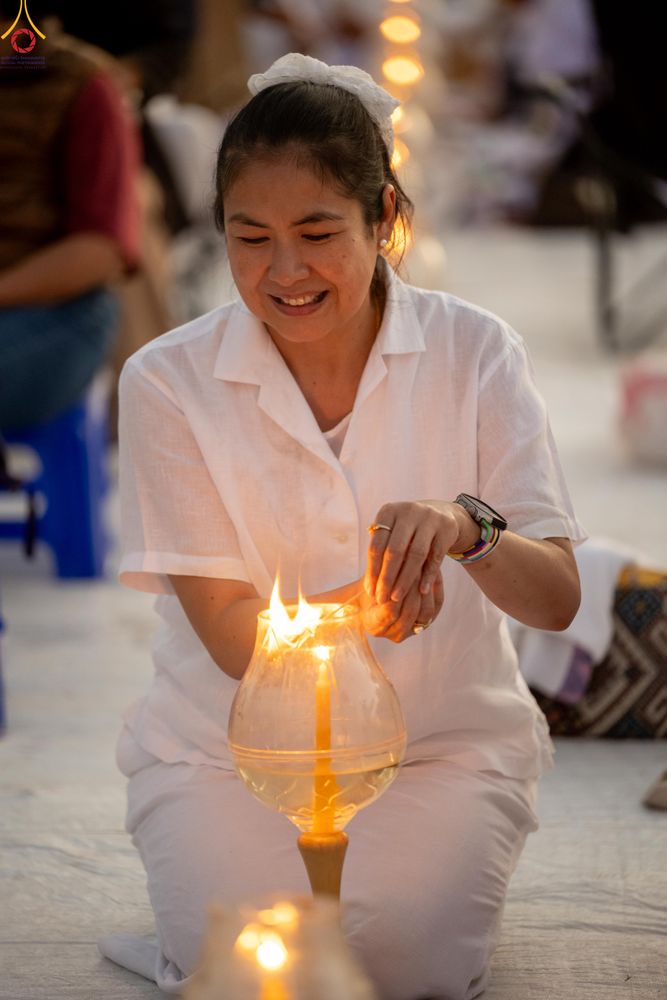 ภาพ No.294061:วันที่ 13 มกราคม พ.ศ. 2569 พิธีจุดประทีปถวายเป็นพุทธบูชา และบูชาธรรมมหาปูชนียาจารย์  (ภาพชุดที่ 2) ณ วัดสองพี่น้อง ต.ต้นตาล อ.สองพี่น้อง จ.สุพรรณบุรี ในโครงการธรรมยาตรา กตัญญูบูชา มหาปูชนียาจารย์ พระมงคลเทพมุนี(สด จนฺทสโร) พระผู้ปราบมาร อนุสรณ์สถาน 7 แห่