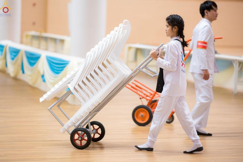 ภาพ No.280619:วันที่ 28 ธันวาคม พ.ศ.2568 พิธีถวายอุปกรณ์ทำความสะอาด ณ ห้องแก้วสารพัดนึก วัดพระธรรมกาย