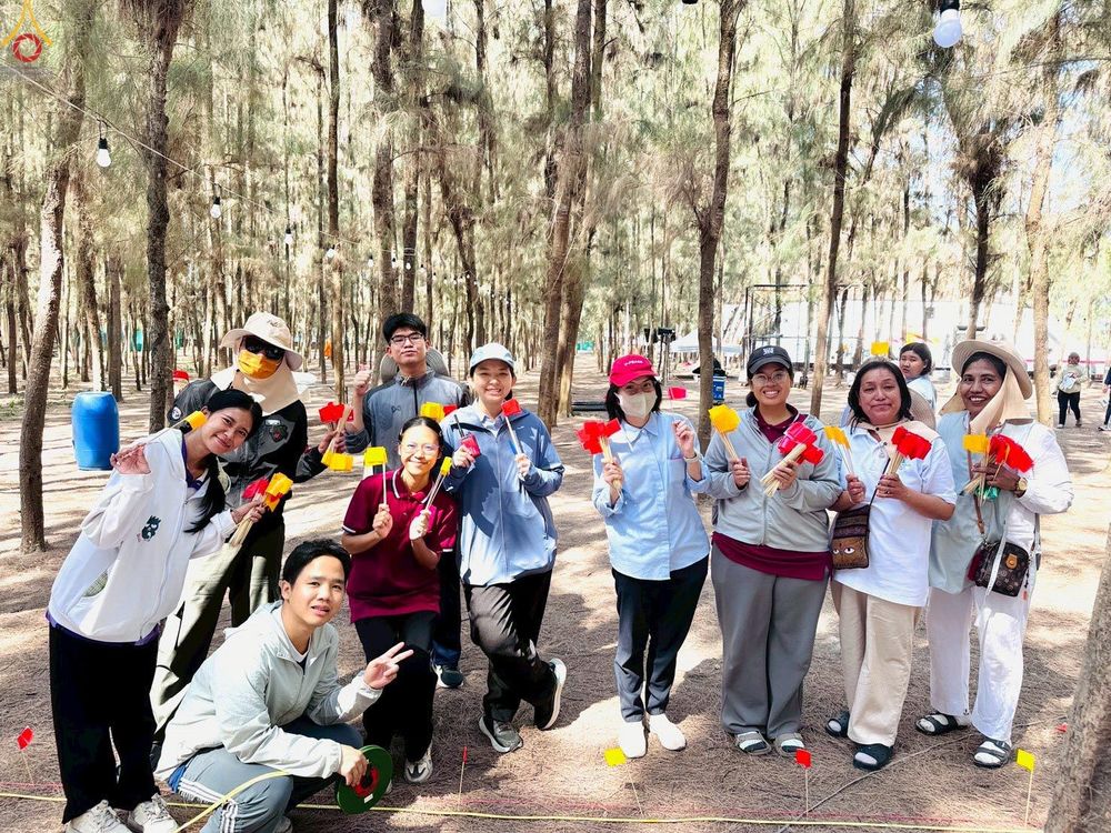 ภาพ No.296153:ภาพเบื้องหลังอาสาสมัครรวมใจ ชุดที่ 2 ในโครงการธรรมยาตรา กตัญญูบูชา มหาปูชนียาจารย์ พระมงคลเทพมุนี(สด จนฺทสโร) พระผู้ปราบมาร อนุสรณ์สถาน 7 แห่ง ปีที่ 14