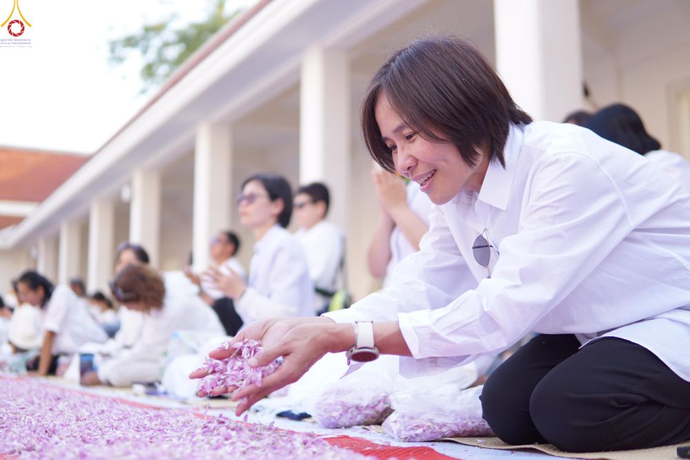 ภาพ No.295006:วันที่ 14 มกราคม พ.ศ. 2569 พิธีต้อนรับพระธรรมยาตรา อนุสรณ์สถานลำดับที่ 4  สถานที่เกิดด้วยกายธรรม ณ วัดโบสถ์บน ต.บางคูเวียง จ.นนทบุรี ในโครงการธรรมยาตรา กตัญญูบูชา มหาปูชนียาจารย์ พระมงคลเทพมุนี(สด จนฺทสโร) พระผู้ปราบมาร อนุสรณ์สถาน 7 แห่ง ปีที่ 14