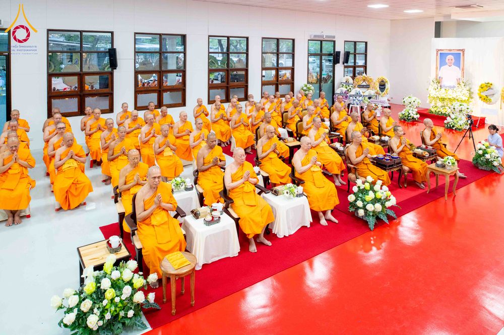 ภาพ No.314675:วันเสาร์ที่ 21 มีนาคม พ.ศ. 2569 พิธีบำเพ็ญกุศล คุณพ่อณรงค์ จินตมากุล  สิริอายุ 99 ปี 11 เดือน โยมบิดา พระครูปลัดรัตนวีรวัฒน์ (รังสฤษดิ์ อิทฺธิจินตโก) ที่ปรึกษาเจ้าคณะจังหวัดปทุมธานี เจ้าอาวาสวัดพระธรรมกาย  ณ ห้องปลูกศรัทธา 2 วัดพระธรรมกาย ปทุมธานี