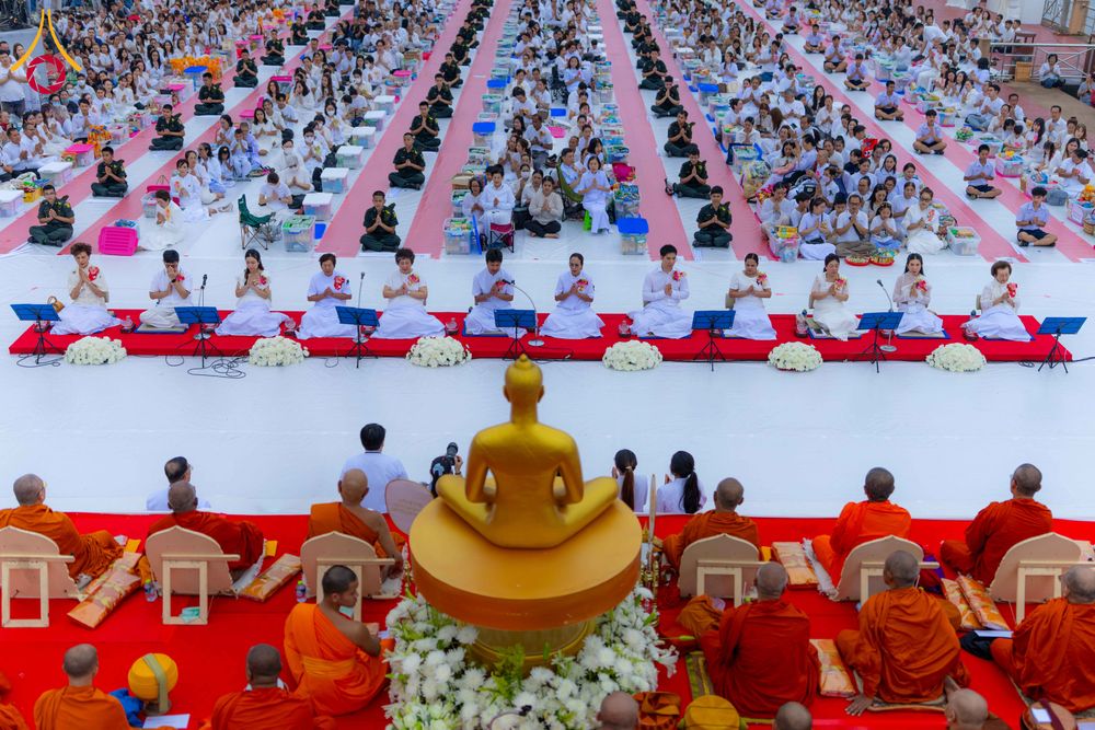 ภาพ No.284662:วันอาทิตย์ที่ 14 ธันวาคม พ.ศ.2568  พิธีทำบุญเมืองสุราษฎร์ธานี 110ปี และพิธีตักบาตรพระสงฆ์ 1,110 รูป  ณ บริเวณริมน้ำวัดกลาง (เก่า) ถนนบ้านดอน ตำบลตลาดใหม่ อำเภอเมือง จังหวัดสุราษฎร์ธานี