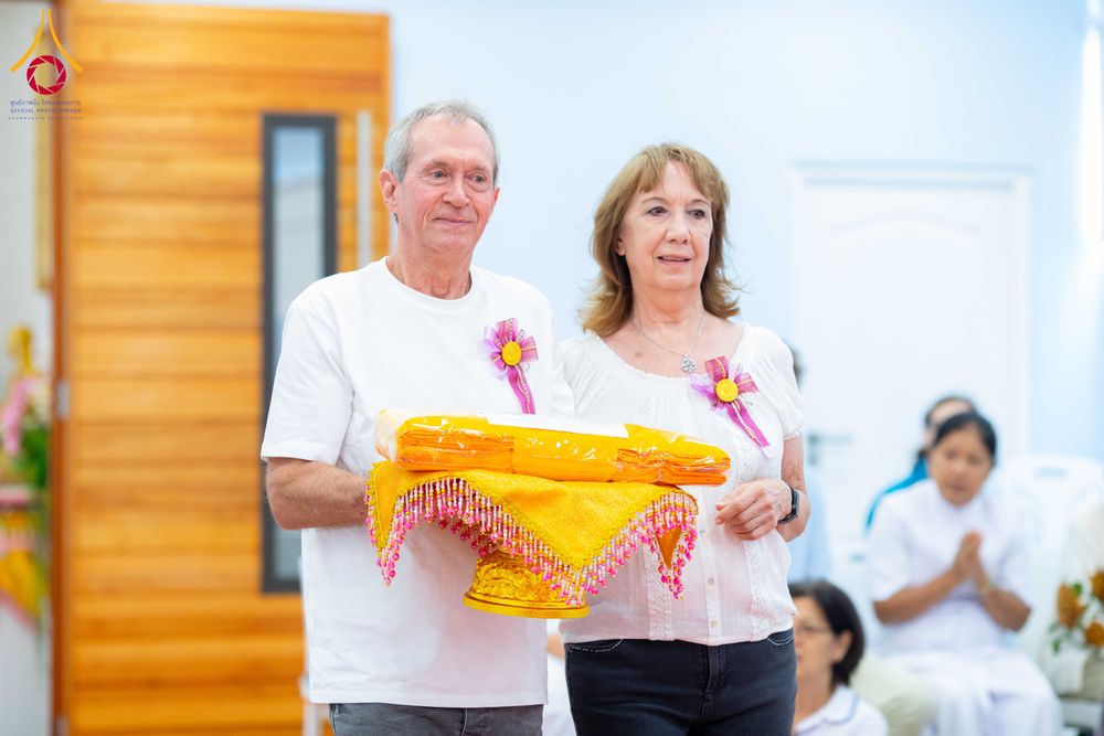 ภาพ No.313215:วันอาทิตย์ที่ 8 มีนาคม พ.ศ. 2569 พิธีสมโภชรูปเหมือนพระมงคลเทพมุนี (สด จนฺทสโร) และพิธีทอดผ้าป่าสามัคคีเพื่อสร้างวิหารพระมงคลเทพมุนี ณ วัดพุทธเคปทาวน์ ประเทศแอฟริกาใต้