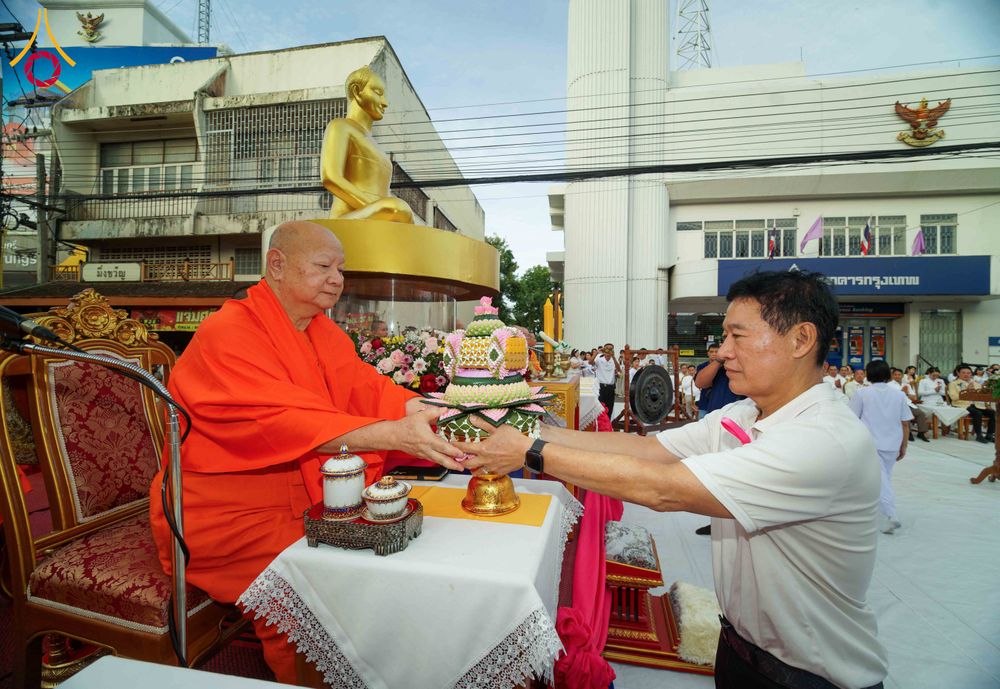 ภาพ No.336852:วันเสาร์ที่ 27 มิถุนายน 2569 พิธีตักบาตรพระ 1,345 รูป  ณ ข่วงสันกำแพง อำเภอสันกำแพง จังหวัดเชียงใหม่