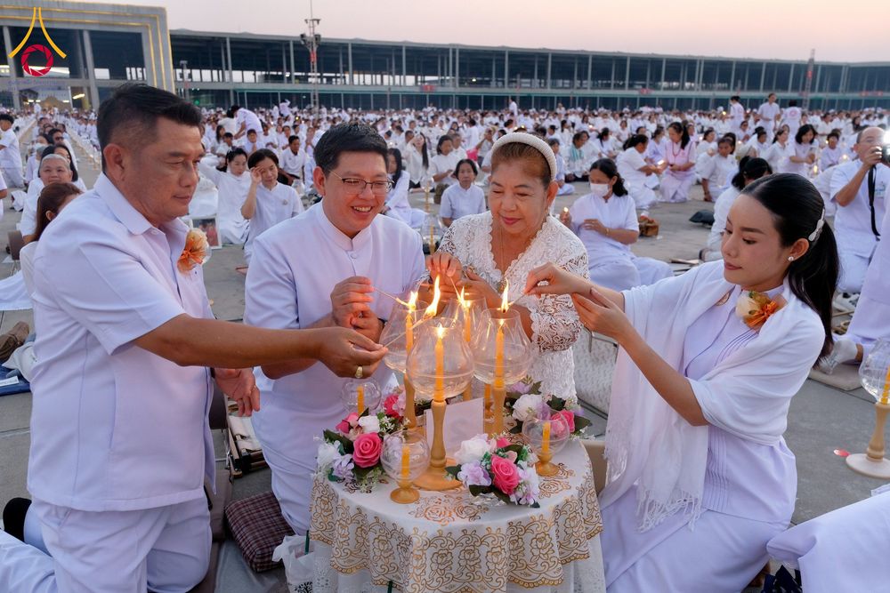 ภาพ No.307126:วันที่ 31 มกราคม พ.ศ. 2569  พิธีจุดประทีปธรรมถวายเป็นพุทธบูชา  และบูชาธรรมมหาปูชนียาจารย์ (ภาพชุดที่ 1) ณ วัดพระธรรมกาย ปทุมธานี ในโครงการธรรมยาตรา กตัญญูบูชา มหาปูชนียาจารย์ พระมงคลเทพมุนี(สด จนฺทสโร) พระผู้ปราบมาร อนุสรณ์สถาน 7 แห่ง ปีที่ 14