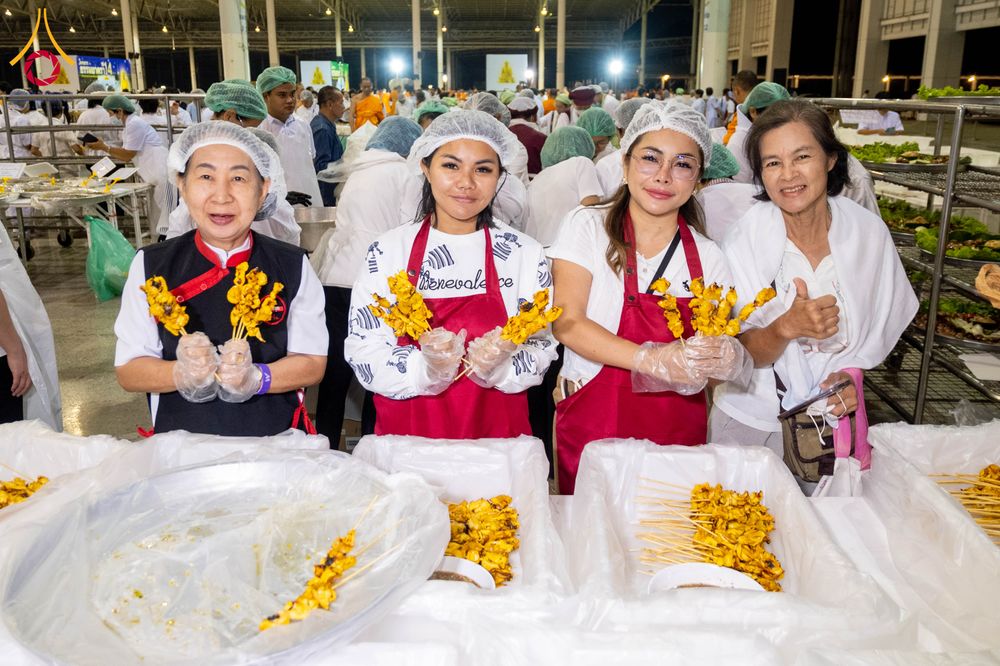 ภาพ No.305491:วันที่ 29 มกราคม พ.ศ. 2569 พิธีถวายภัตตาหารเป็นสังฆทาน แด่พระธรรมยาตรา ณ วัดพระธรรมกาย  จังหวัดปทุมธานี ในโครงการธรรมยาตรา กตัญญูบูชา มหาปูชนียาจารย์ พระมงคลเทพมุนี(สด จนฺทสโร) พระผู้ปราบมาร อนุสรณ์สถาน 7 แห่ง ปีที่ 14