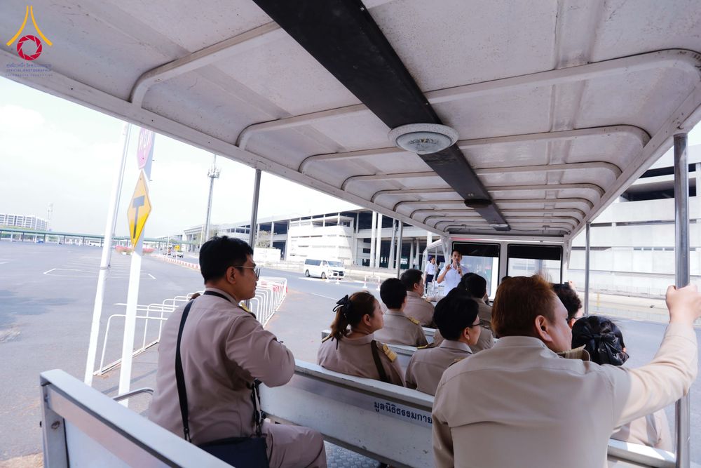 ภาพ No.311516:วันจันทร์ที่ 23 กุมภาพันธ์ พ.ศ. 2569 เปิดโลกทัศน์ผู้บริหารสถานศึกษายุคใหม่ เรียนรู้ต้นแบบการพัฒนาคนผ่านพลัง “บวร–V-Star” ผู้เข้ารับการพัฒนาตามโครงการ สพฐ. ศึกษาดูงานวัดพระธรรมกาย เสริมภาวะผู้นำคุณธรรมสู่การบริหารโรงเรียนอย่างยั่งยืน ณ อาคาร 100 ปี คุณยาย