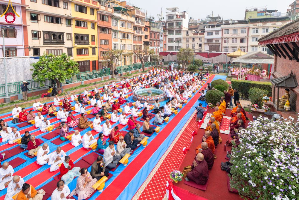 ภาพ No.313392:วันพฤหัสบดีที่ 12 มีนาคม พ.ศ. 2569 พิธีมอบบาตรและผ้าไตรในโครงการบรรพชาสามเณร 500 รูป  ณ นาคบาฮาล (Nagbahal) ประเทศเนปาล