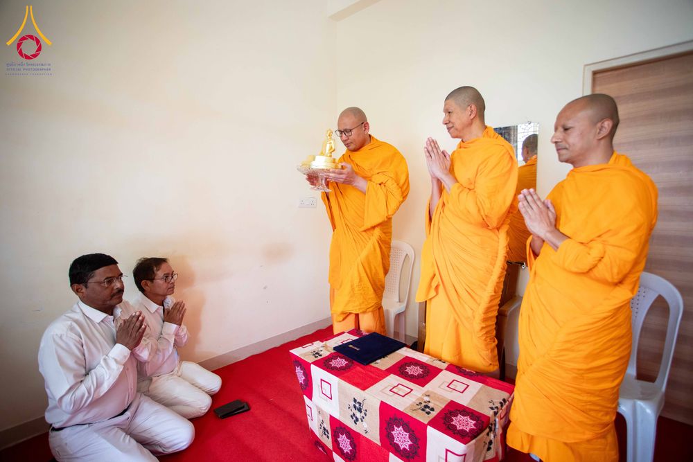 ภาพ No.283730:วันที่ 6-7 ธันวาคม พ.ศ. 2568  พิธีรับมอบหนังสือแสดงเจตจำนงถวายสิทธิครอบครองและใช้ประโยชน์วัดสันติวัน เมืองนาคปูร์  พิธีจุดโคมประทีปถวายเป็นพุทธบูชา และอุทิศบุญกุศลแด่ ดร.บี.อาร์. อัมเบดการ์  พิธีบูชาข้าวพระถ่ายทอดสดจากประเทศไทย