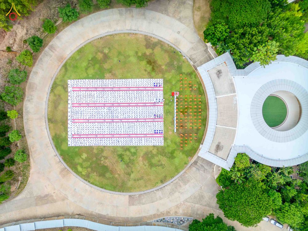 ภาพ No.340988:วันที่ 26 กรกฎาคม พ.ศ. 2569 โครงการพัฒนาคุณธรรม จริยธรรม สำหรับนักเรียนนายสิบตำรวจ (นสต.) รุ่นที่ 17 ศูนย์ฝึกอบรมตำรวจภูธรภาค 1 ได้จัดกิจกรรม ตักบาตรเพื่อน้อมอุทิศถวายเพื่อเป็นพระราชกุศลฯ  และปฏิบัติธรรม ติวธรรมมะ ณ ศูนย์ปฏิบัติธรรมเวิล์ดพีช วัลเล่ย์ (Wo