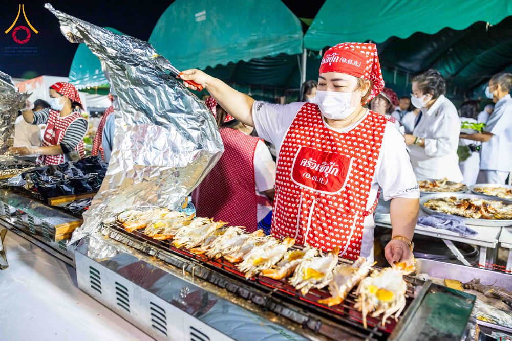 ภาพ No.301700:วันที่ 24 มกราคม พ.ศ. 2569 พิธีถวายภัตตาหารเป็นสังฆทาน แด่พระธรรมยาตรา ณ อนุสรณ์สถานบางปลา วัดบางปลา อำเภอบางเลน จังหวัดนครปฐม ในโครงการธรรมยาตรา กตัญญูบูชา มหาปูชนียาจารย์ พระมงคลเทพมุนี(สด จนฺทสโร) พระผู้ปราบมาร อนุสรณ์สถาน 7 แห่ง ปีที่ 14