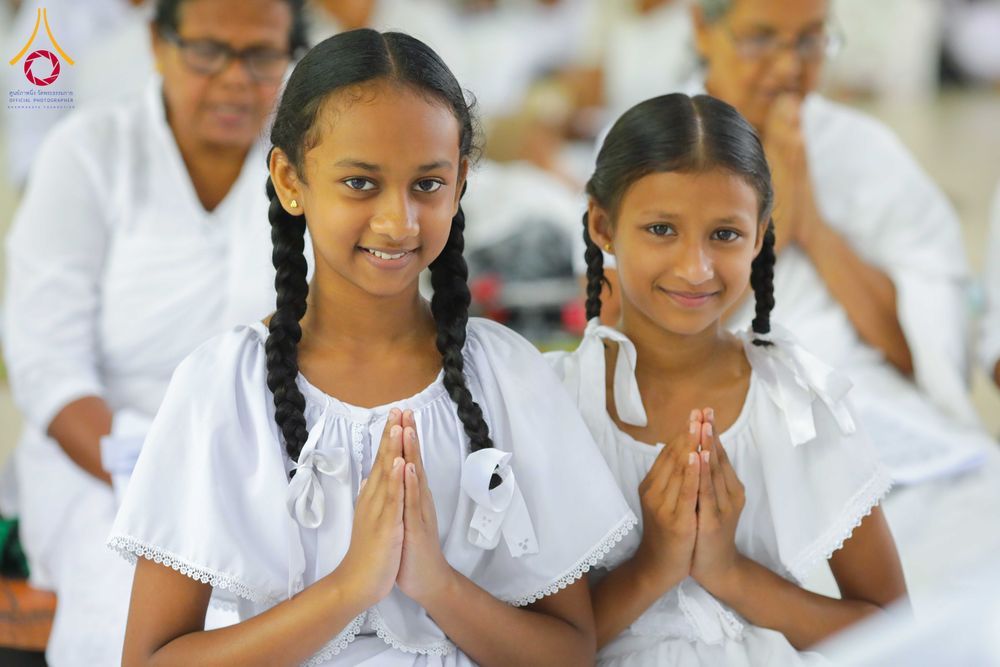 ภาพ No.317758:วันที่ 1 เมษายน พ.ศ. 2569 พิธีสวดธัมมจักกัปปวัตตนสูตรนานาชาติ ในวันพระใหญ่ ขึ้น 15 ค่ำ เดือน 5 (Poya Day)  ณ ศรีธรรมนันทะปิริเวนะ เเละ  วัดวิมลวิหาร นาวละ ประเทศศรีลังกา