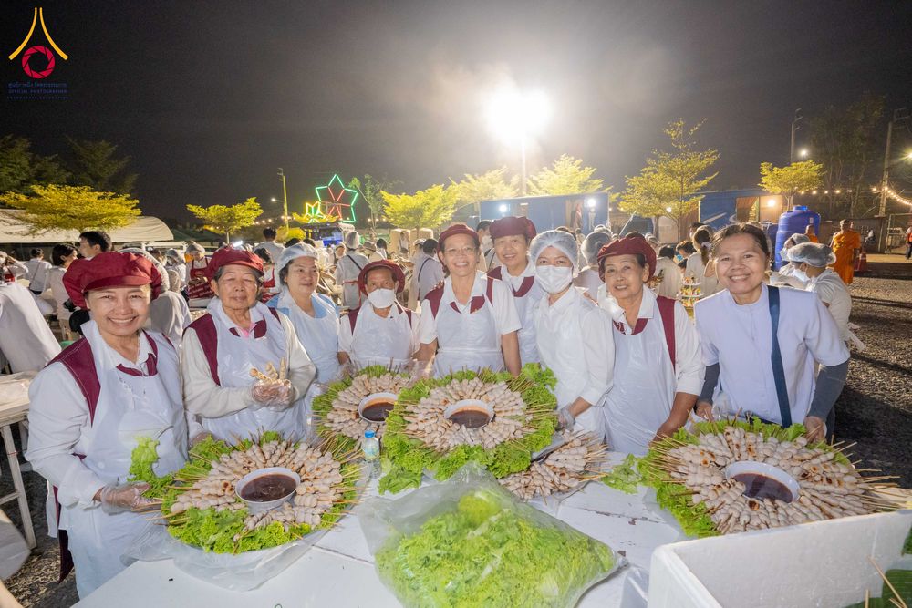 ภาพ No.295795:วันที่ 17 มกราคม พ.ศ. 2569 พิธีถวายภัตตาหารเป็นสังฆทาน แด่พระธรรมยาตรา ณ วัดโบสถ์บน ต.บางคูเวียง จ.นนทบุรี อนุสรณ์สถานลำดับที่ 4 สถานที่เกิดด้วยกายธรรม ในโครงการธรรมยาตรา กตัญญูบูชา มหาปูชนียาจารย์ พระมงคลเทพมุนี(สด จนฺทสโร) พระผู้ปราบมาร อนุสรณ์สถาน 7 แ