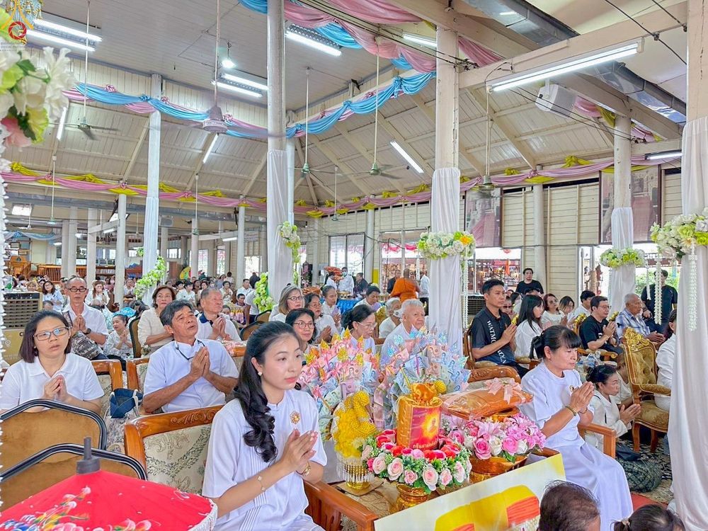 ภาพ No.278639:วันอาทิตย์ที่ 2 พฤศจิกายน พ.ศ.2568 พิธีทอดกฐินสามัคคีทั่วไทย โดยคณะศิษยานุศิษย์ บูชาธรรม 81 ปี หลวงพ่อธัมมชโย ณ วัดมงคลนิมิตร อ.บางเสาธง จ.สมุทรปราการ