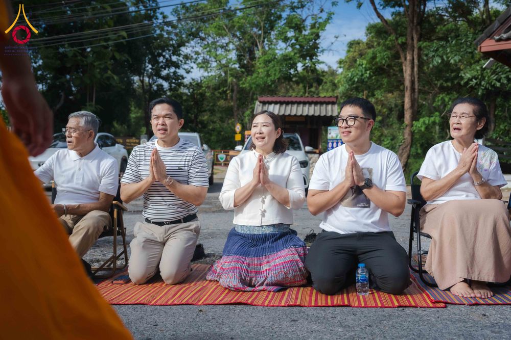 ภาพ No.329141:วันเสาร์ที่ 16 พฤษภาคม พ.ศ.2569 ธรรมยาตรา เดินดูดวงขึ้นดอยฉลองแชมป์บาลี วัดบ้านขุน อำเภอฮอด จังหวัดเชียงใหม่