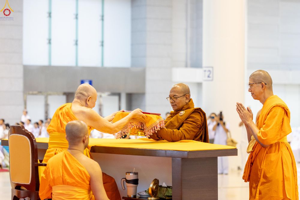 ภาพ No.327736:วันที่ 3 พฤษภาคม พ.ศ.2569 พิธีรับมอบพระบรมสารีริกธาตุ จากสาธารณรัฐแห่งสหภาพเมียนมา ณ ห้องแก้วสารพัดนึก วัดพระธรรมกาย