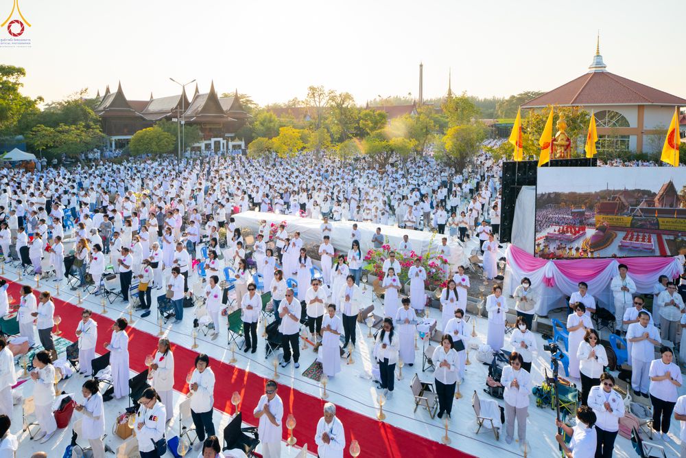 ภาพ No.293861:วันที่ 14 มกราคม พ.ศ. 2569 พิธีจุดประทีปถวายเป็นพุทธบูชา และบูชาธรรมมหาปูชนียาจารย์  ณ วัดสองพี่น้อง ต.ต้นตาล อ.สองพี่น้อง จ.สุพรรณบุรี ในโครงการธรรมยาตรา กตัญญูบูชา มหาปูชนียาจารย์ พระมงคลเทพมุนี(สด จนฺทสโร) พระผู้ปราบมาร อนุสรณ์สถาน 7 แห่ง ปีที่ 14