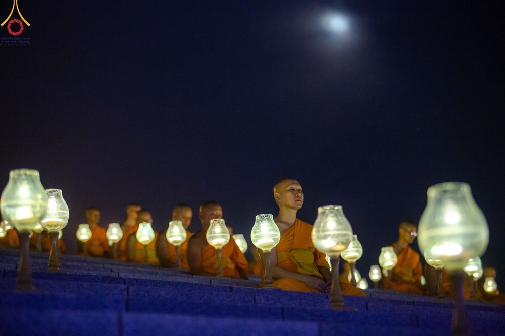 ภาพ No.279234:พิธีจุดวิสาขประทีป พิธีเวียนประทักษิณ ในวันวิสาขบูชา พุธที่ 22 พฤษภาคม พ.ศ. 2567 ( วันพระขึ้น 15 ค่ำ เดือน 6 ) ณ ลานธรรม พระมหาธรรมกายเจดีย์ วัดพระธรรมกาย จ.ปทุมธานี