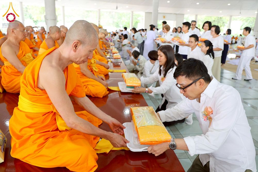 ภาพ No.271109:วันพุธที่ 20 พฤศจิกายน พ.ศ.2568 (วันพระ แรม 15 ค่ำ เดือน 12) พิธีบุพเปตพลี ครั้งที่ 173 ร่วมอุทิศบุญแด่หมู่ญาติที่ล่วงลับไปแล้ว และสืบทอดอายุพระพุทธศาสนา ณ หอฉันคุณยายอาจารย์ฯ วัดพระธรรมกาย