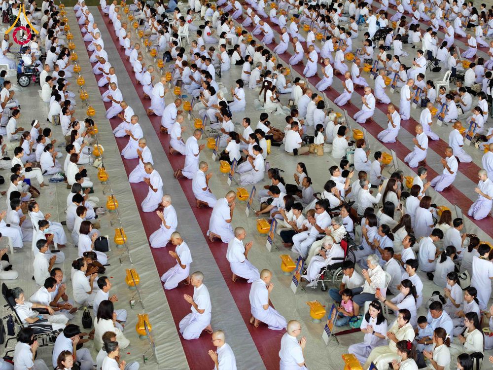 ภาพ No.321314:วันเสาร์ที่ 11 เมษายน พ.ศ.2569 พิธีขอขมาและมอบผ้าไตร โครงการอุปสมบทหมู่ บูชาธรรมหลวงพ่อธัมมชโย พ.ศ.2569 โครงการอุปสมบทหมู่ธรรมทายาท ระดับอุดมศึกษา รุ่น 53 (ภาคฤดูร้อน) ณ วัดพระธรรมกาย ปทุมธานี