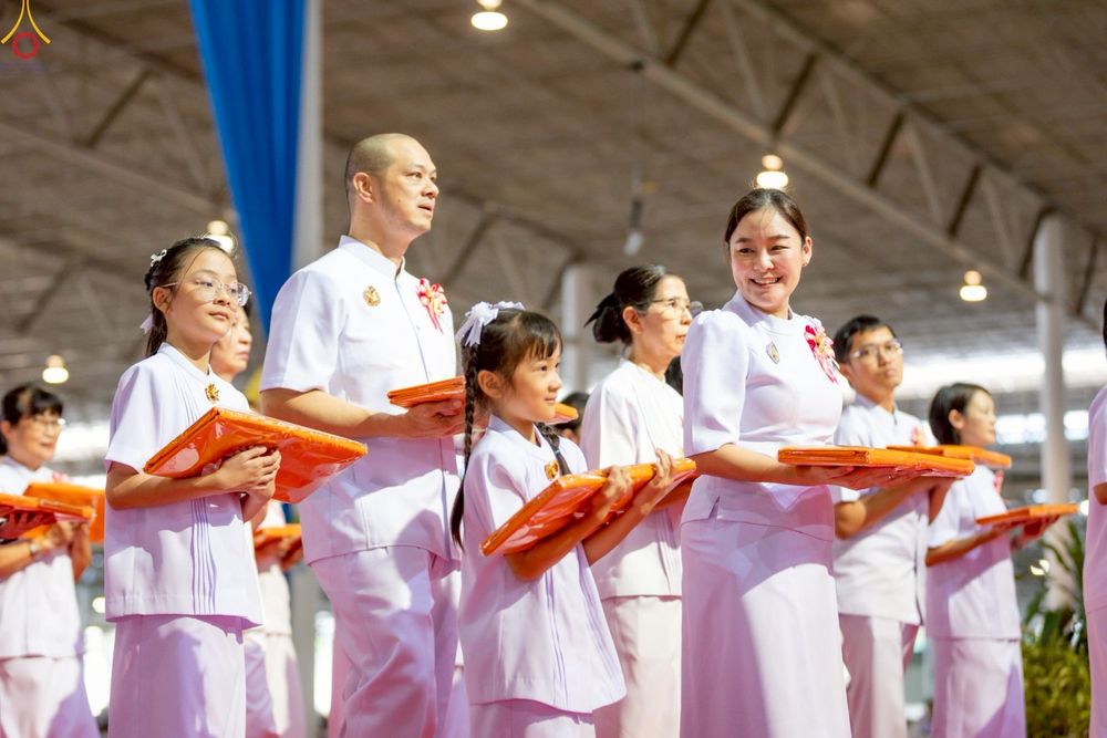 ภาพ No.277481:วันอาทิตย์ต้นเดือนที่ 7 ธันวาคม พ.ศ.2568 พิธีทอดผ้าป่าต้นสมบัติจักรพรรดิ ณ สภาธรรมกายสากล วัดพระธรรมกาย