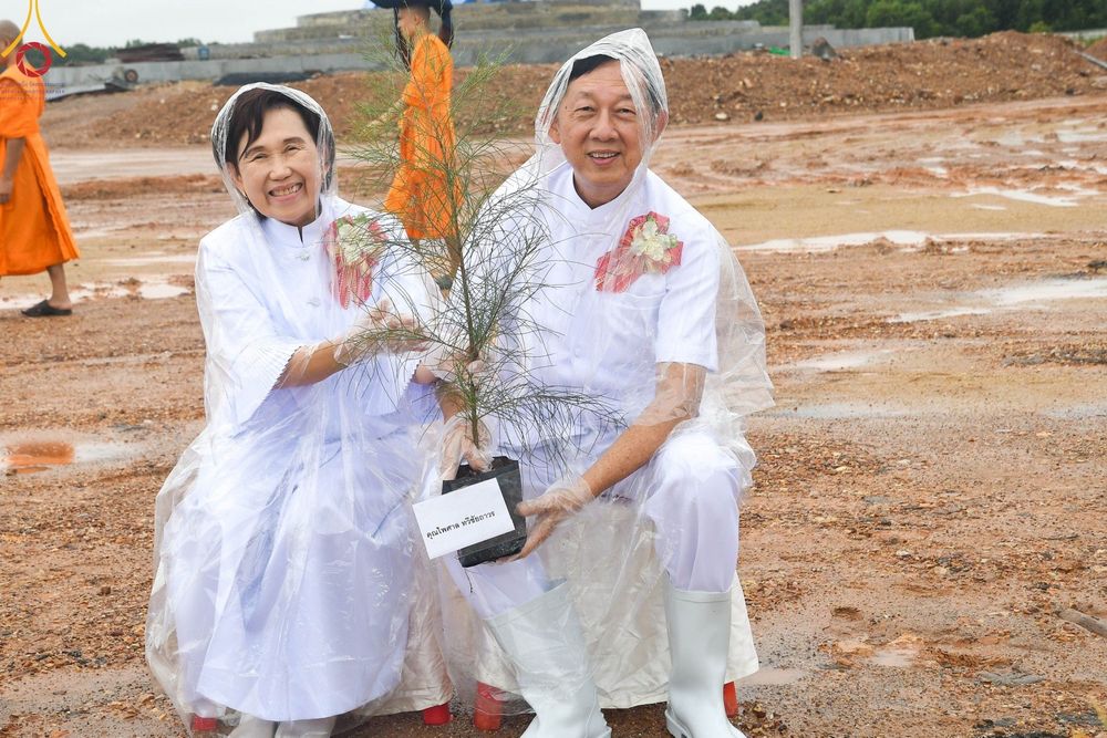 ภาพ No.100433:พิธีทอดกฐินสามัคคี และพิธีเทฐานรากอาคาร สร้างโรงทานหมู่บ้านปฎิบัติธรรม ณ ศูนย์อบรมเยาวชนปัตตานี วันที่ 26 พฤศจิกายน พ.ศ. 2566
