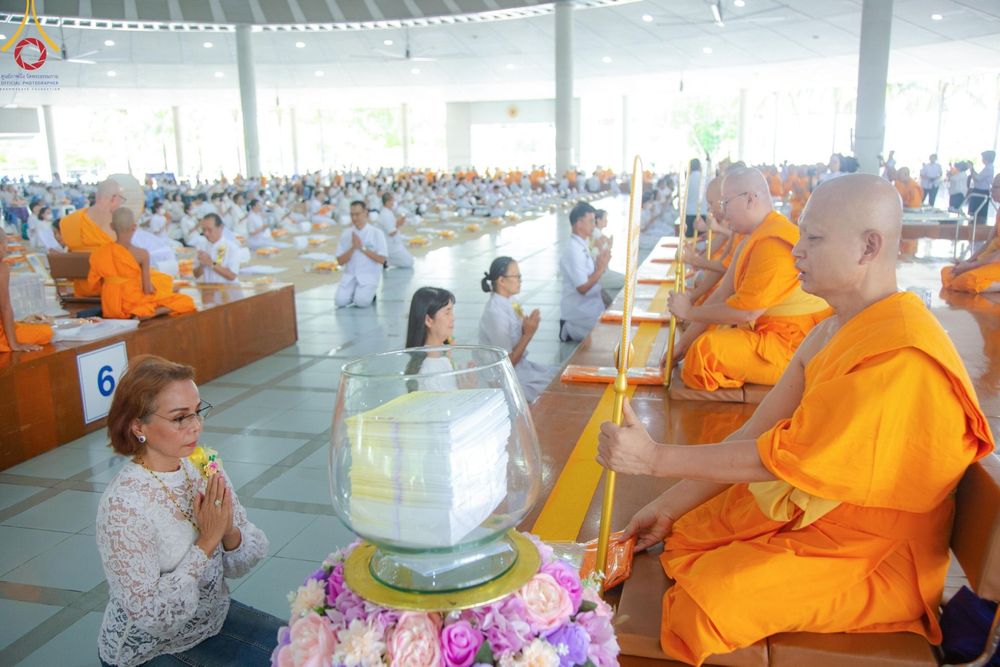 ภาพ No.140069:พิธีบุพเปตพลี ครั้งที่ 151 ร่วมอุทิศบุญกุศลแด่หมู่ญาติที่ล่วงลับไปแล้ว และสืบทอดอายุพระพุทธศาสนา วันพฤหัสบดีที่ 6 มิถุนายน พ.ศ. 2567 (วันพระ แรม 15 ค่ำ เดือน 6) ณ หอฉันคุณยายอาจารย์ วัดพระธรรมกาย