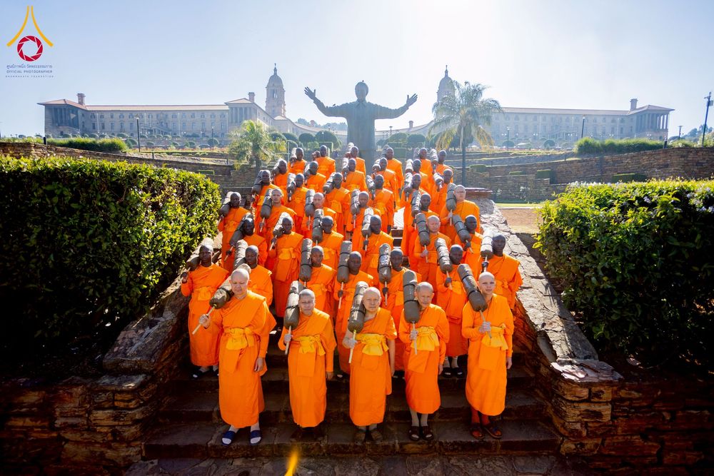 ภาพ No.232839:วันที่ 1 กรกฏาคม พ.ศ. 2568 Dhammayatra in South Africa 2025 ธรรมยาตราแอฟริกาใต้ — เส้นทางแห่งสติ สมาธิ และปัญญา ธรรมทายาทที่ได้อบรมโครงการบรรพชาอุปสมบทหมู่ครั้งที่ 2 ณ วัดพระธรรมกายโจฮันเนสเบิร์ก ประเทศแอฟริกาใต้