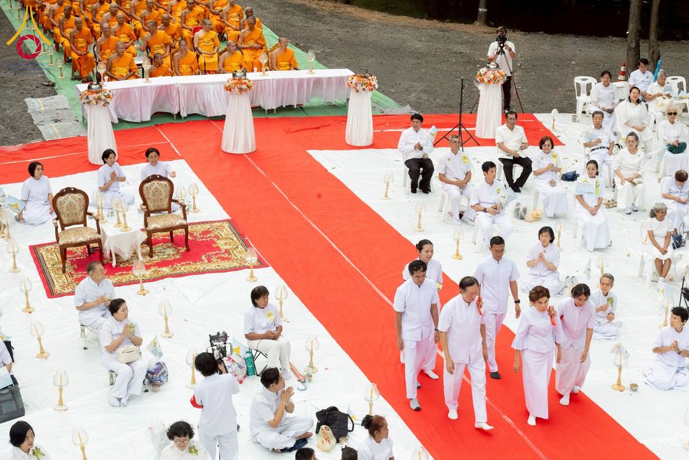 ภาพ No.261884:วันที่ 14 ตุลาคม พ.ศ. 2568 พิธีกลั่นแผ่นดิน โปรยทรายตอกเสาเข็มมหามงคลต้นแรก  สร้างองค์พระเจดีย์และจุดประทีปถวายเป็นพุทธบูชา ณ ศูนย์ปฏิบัติธรรมชัยนาท ต.ธรรมามูล อ.ชัยนาท จ.ชัยนาท