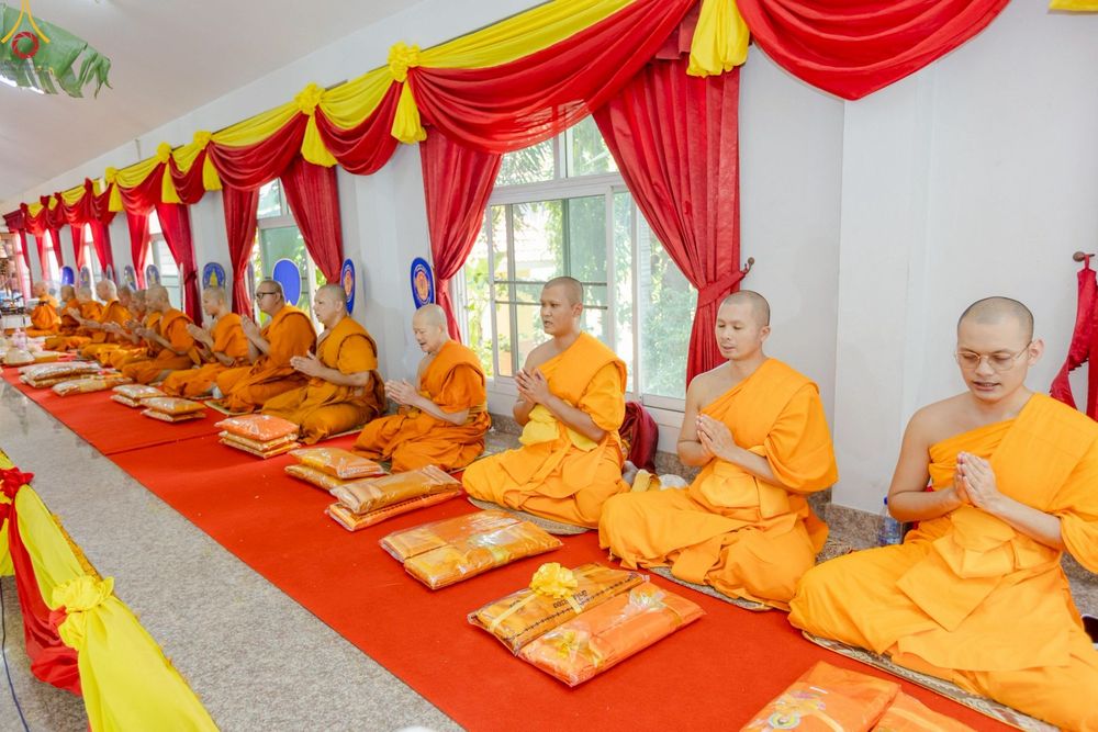 ภาพ No.250968:วันพุธที่ 8 ตุลาคม พ.ศ. 2568 พิธีทอดกฐินสามัคคีทั่วไทย 30,000 วัด โดยคณะศิษยานุศิษย์ บูชาธรรม 81 ปี หลวงพ่อธัมมชโย ณ วัดคลองตันราษฎร์บำรุง อ. บ้านแพ้ว จ. สมุทรสาคร