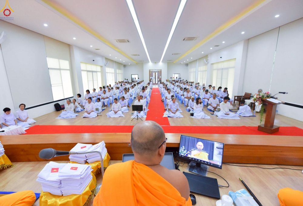 ภาพ No.250059:วันที่ 26-28 กันยายน พ.ศ. 2568 โครงการอบรมอุบาสกแก้ว อุบาสิกาแก้ว รุ่นที่ 3 ตัวแทนทอดกฐินสามัคคีทั่วไทย 30,000 วัด ณ ศูนย์ปฏิบัติธรรมจันทบุรี จ.จันทบุรี