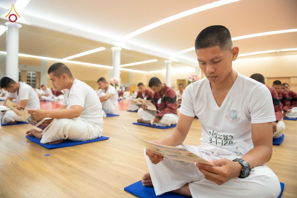 ภาพ No.350195:วันที่ 17-18 กันยายน พ.ศ. 2569 โครงการบรรพชาพัฒนาคุณธรรม จริยธรรม สำหรับนักเรียนนายสิบตำรวจ (นสต.) รุ่นที่ 16 ศูนย์ฝึกอบรมตำรวจภูธรภาค 1  ได้จัดกิจกรรม ณ สภาธรรมกายสากล ห้องแก้ว2