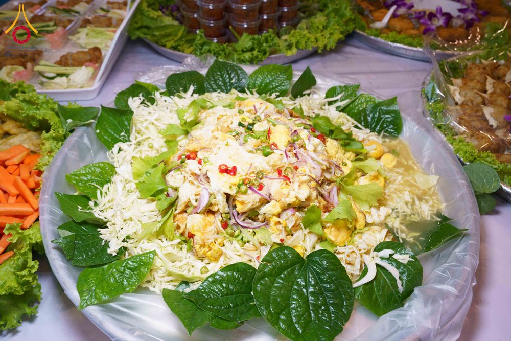 ภาพ No.303189:วันที่ 26 มกราคม พ.ศ. 2569 พิธีถวายภัตตาหารเป็นสังฆทาน แด่พระธรรมยาตรา ณ วัดพระธรรมกาย  จังหวัดปทุมธานี ในโครงการธรรมยาตรา กตัญญูบูชา มหาปูชนียาจารย์ พระมงคลเทพมุนี(สด จนฺทสโร) พระผู้ปราบมาร อนุสรณ์สถาน 7 แห่ง ปีที่ 14